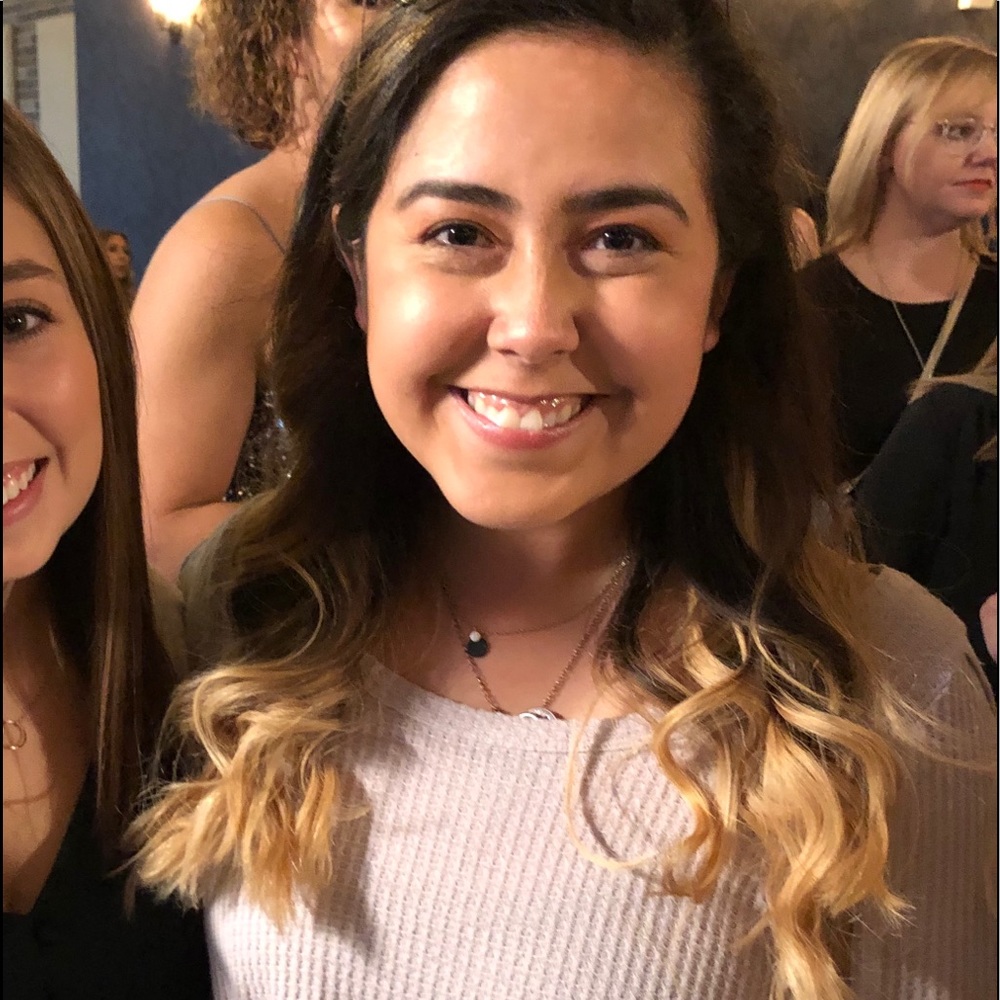 Meet your Posher, Clarisa